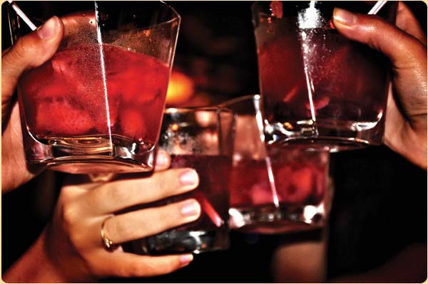 sangria-glasses-cheers