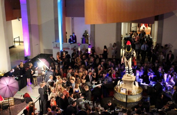 crowd-2-AGO-Massive-Party